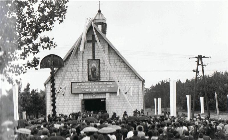 12 czerwiec 1988 rok - poświęcenie kaplicy św. Brata Alberta w Majdanie Wielkim