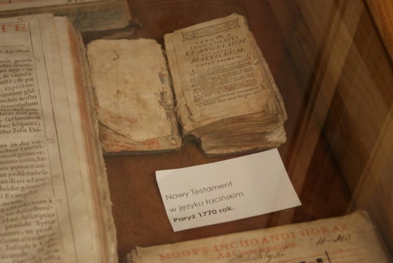Nowy Testament w języku łacińskim Paryż 1770r.